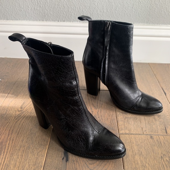 Black patent block heel boots - Picture 2 of 6